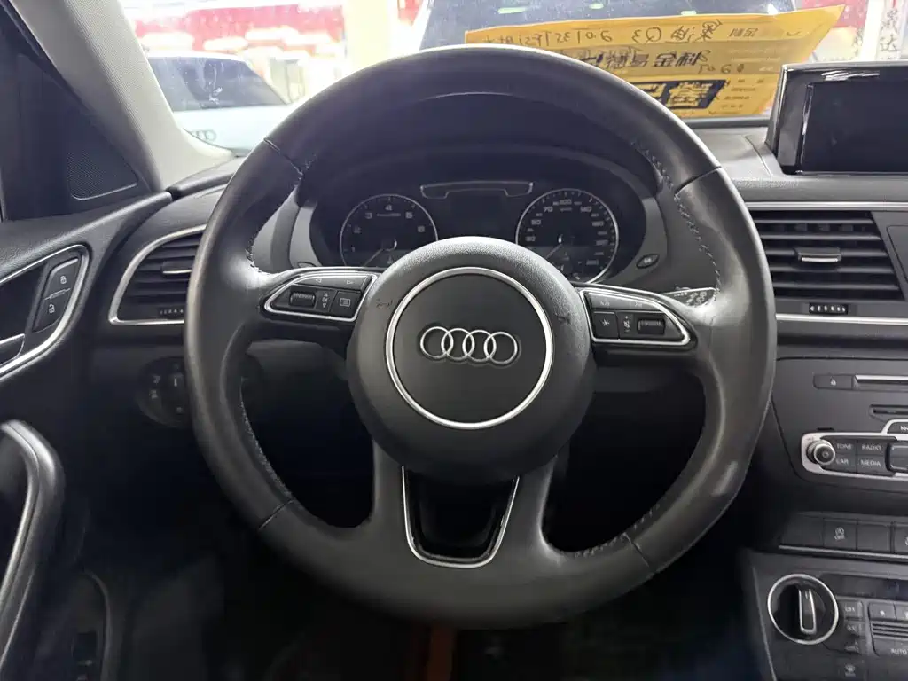 Audi Q3 2017 — фото 13