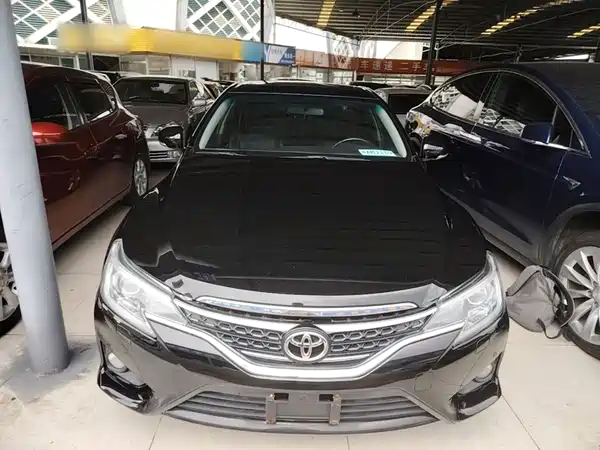 Toyota Reiz 2015