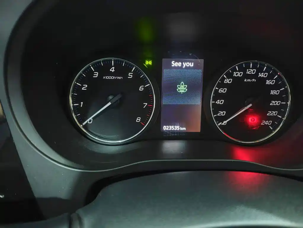 Mitsubishi Outlander 2022 — фото 12