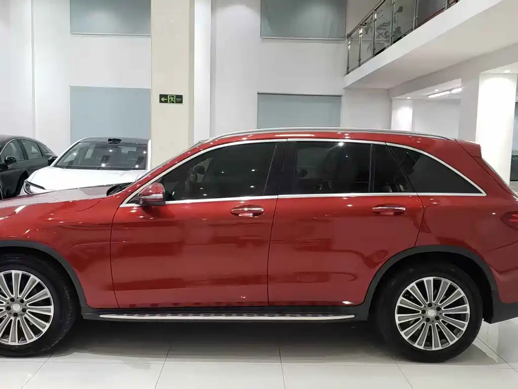Mercedes-Benz GLC 2017 — фото 12