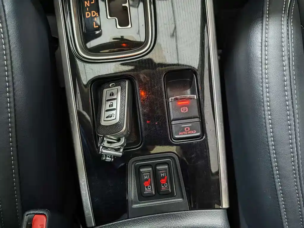 Mitsubishi Outlander 2022 — фото 14