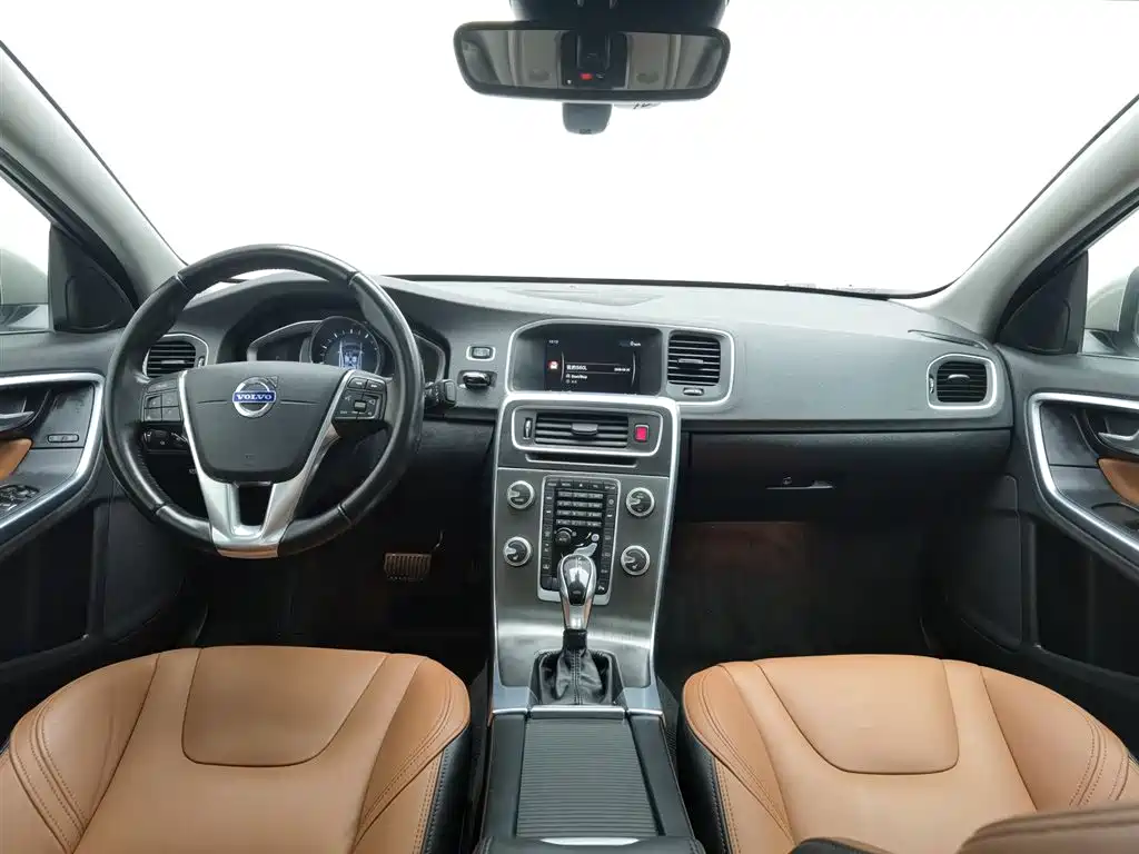 Volvo S60 2015 — фото 5