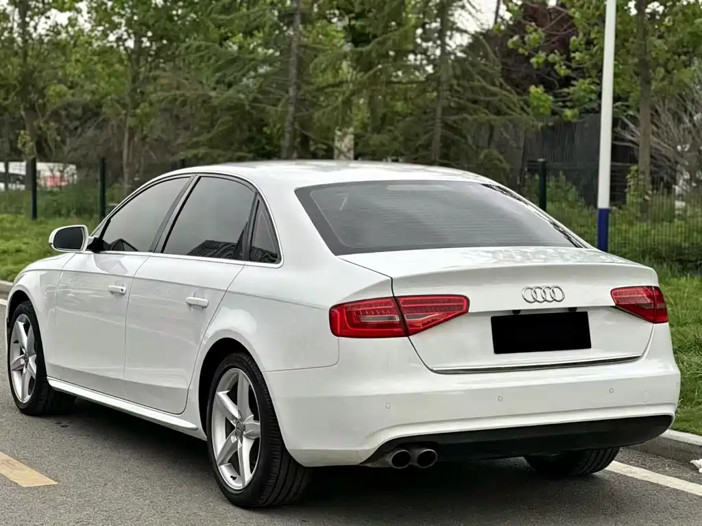 Audi A4L 2015 — фото 15