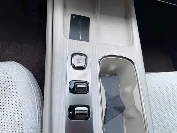 Xiaomi SU7 2025