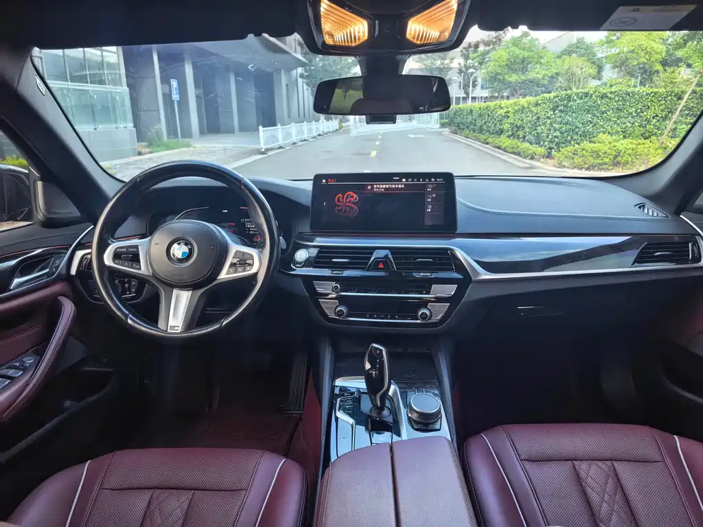 BMW 5 Series 2022 — фото 16