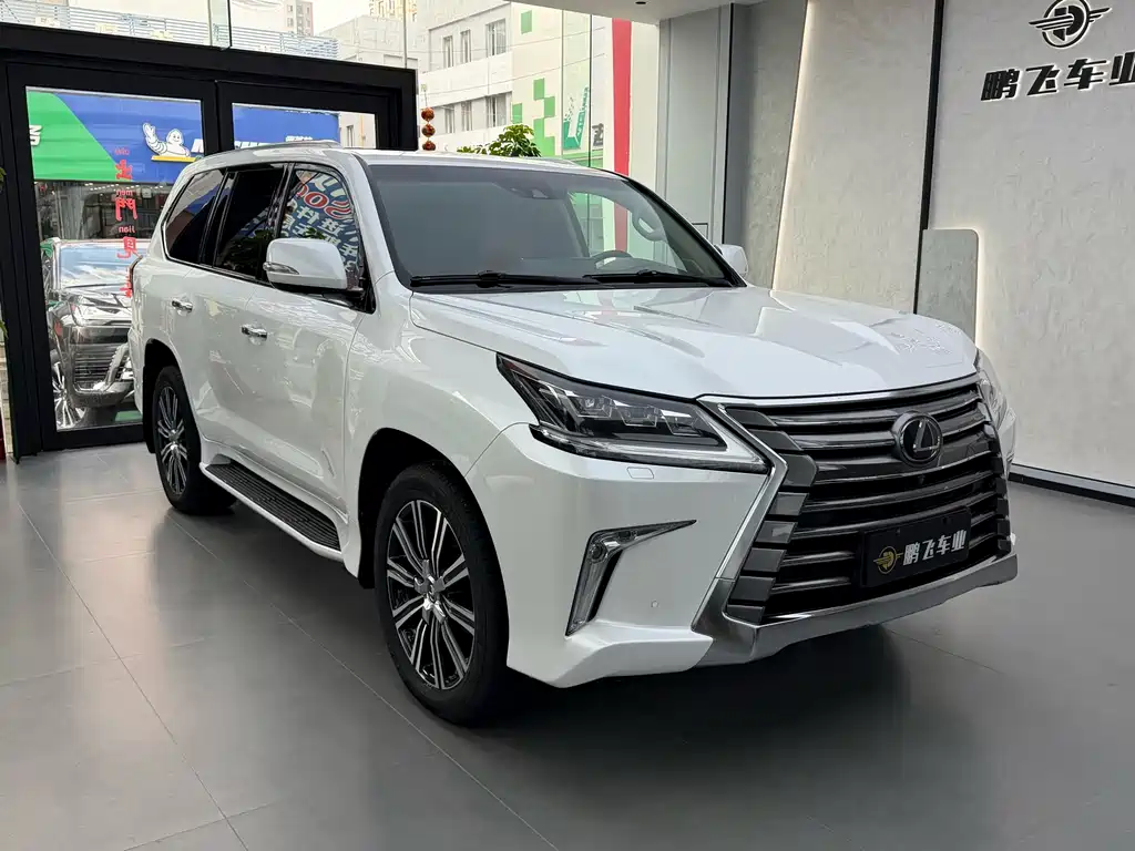 Lexus LX 2019 — фото 20