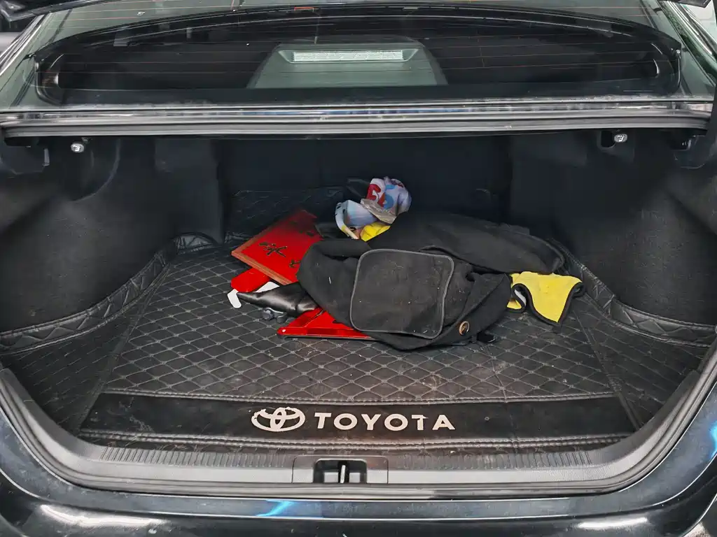 Toyota Camry 2023 — фото 12