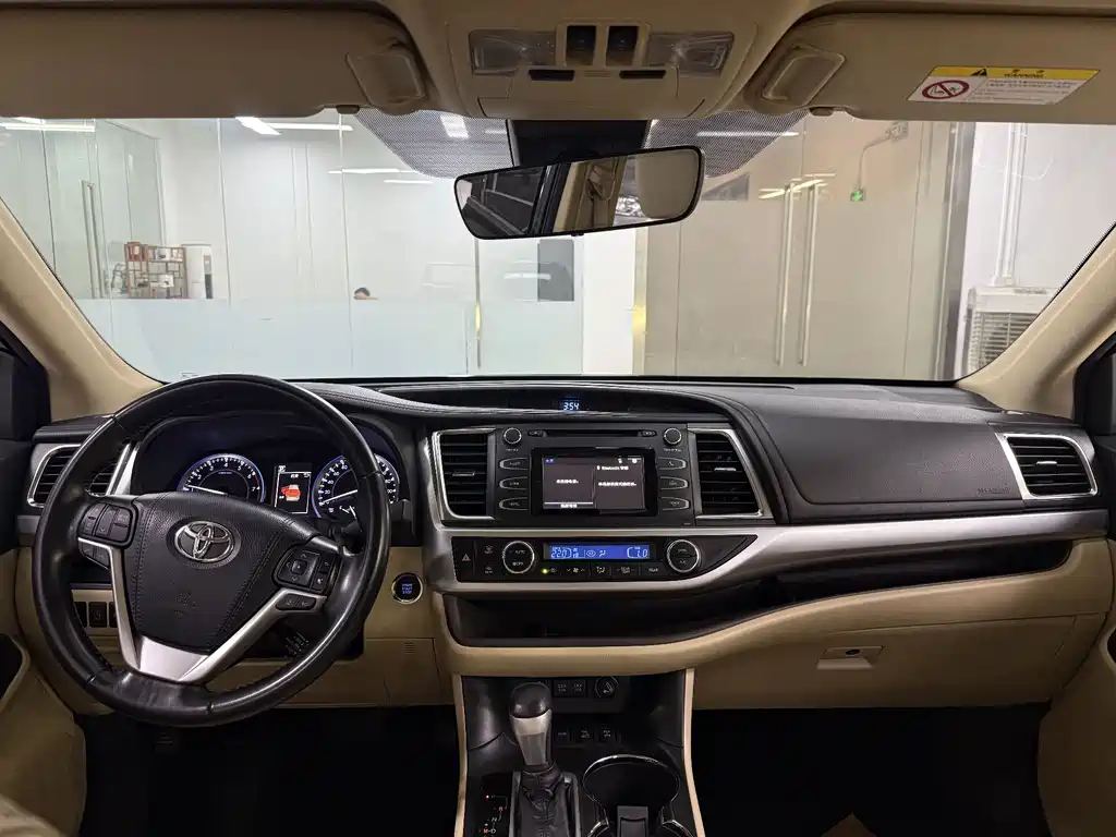 Toyota Highlander 2018 — фото 16