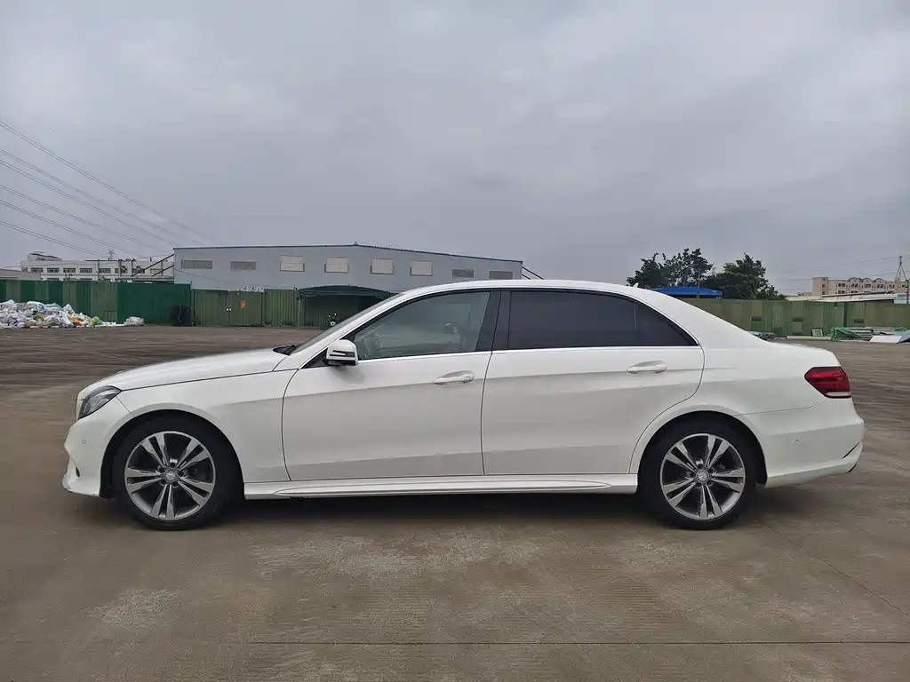 Mercedes-Benz E-Class 2015 — фото 7