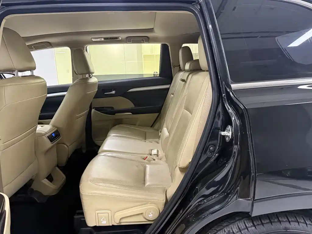 Toyota Highlander 2018 — фото 14