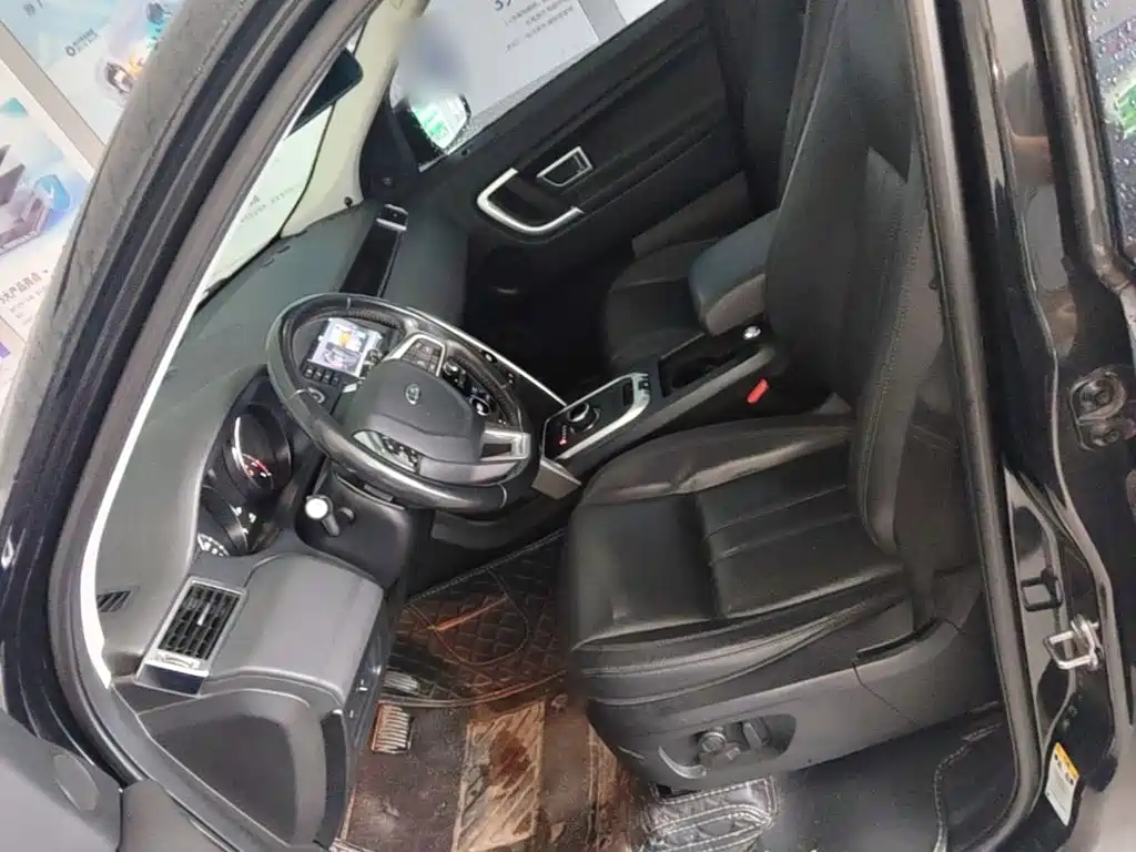 Land Rover Discovery Sport 2017 — фото 15