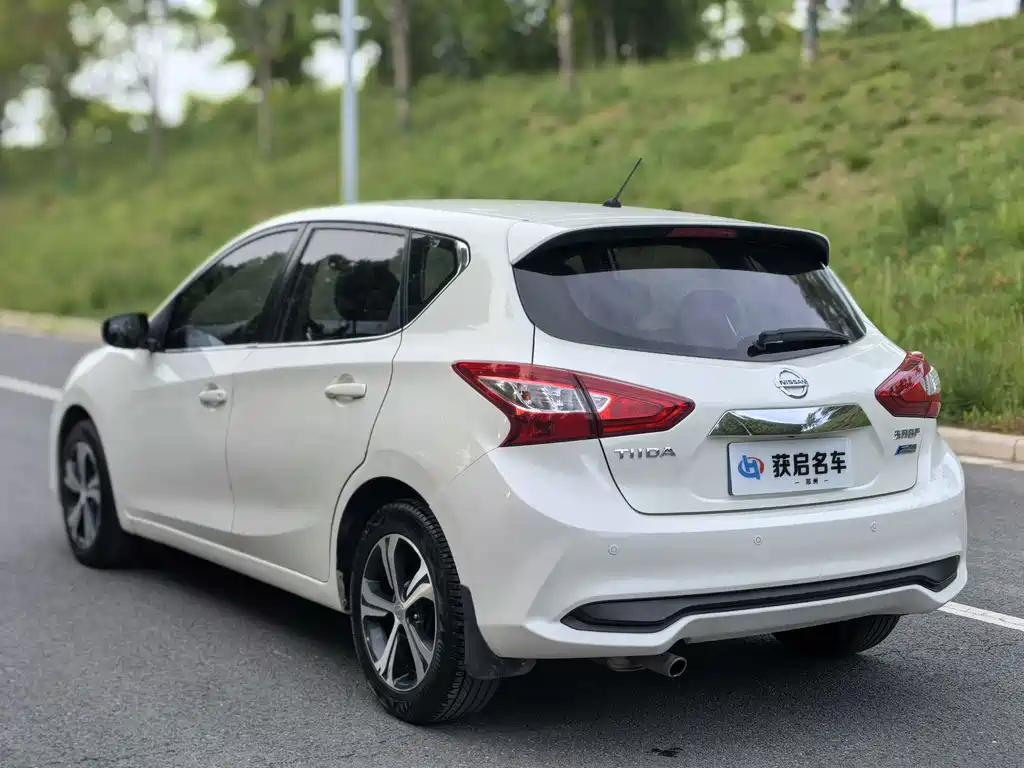 Nissan Tiida 2018 — фото 11