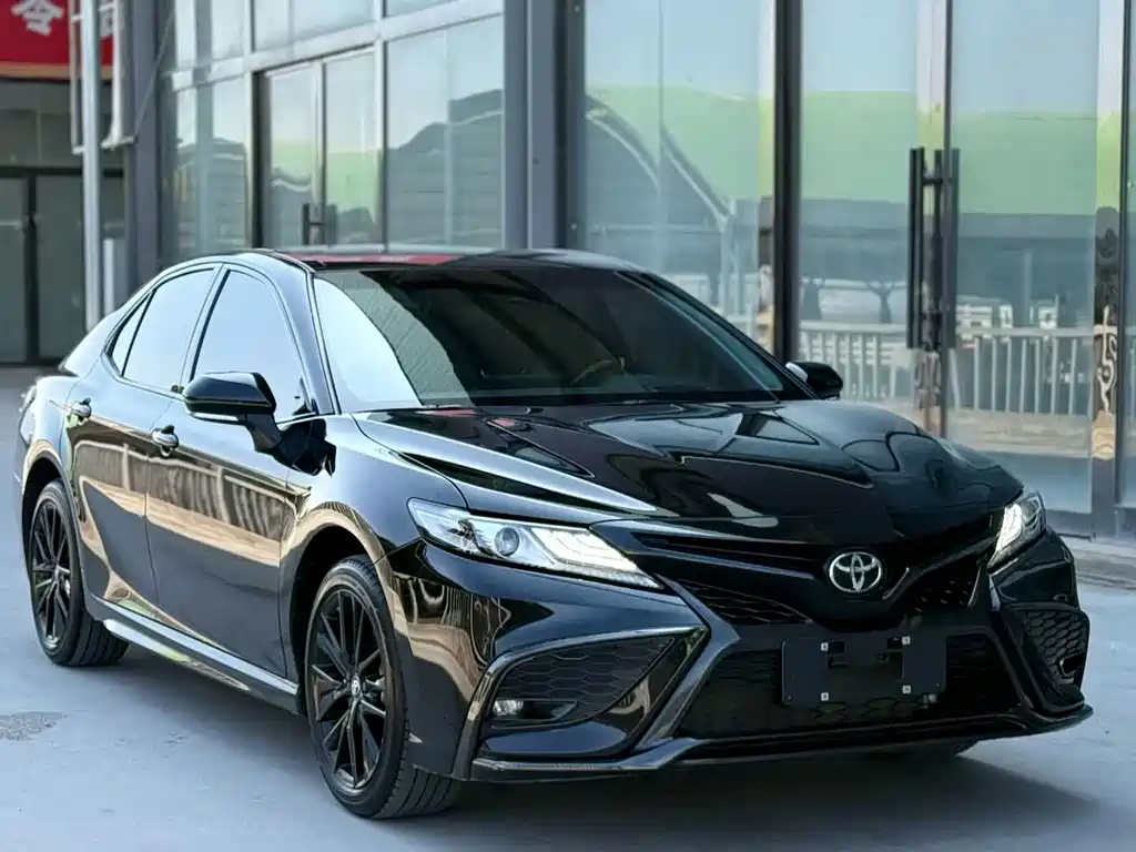 Toyota Camry 2024 — фото 3