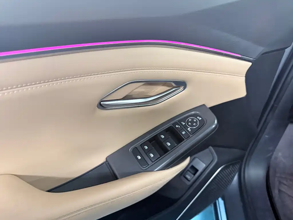 BYD Song L DM-i 2025 — фото 9