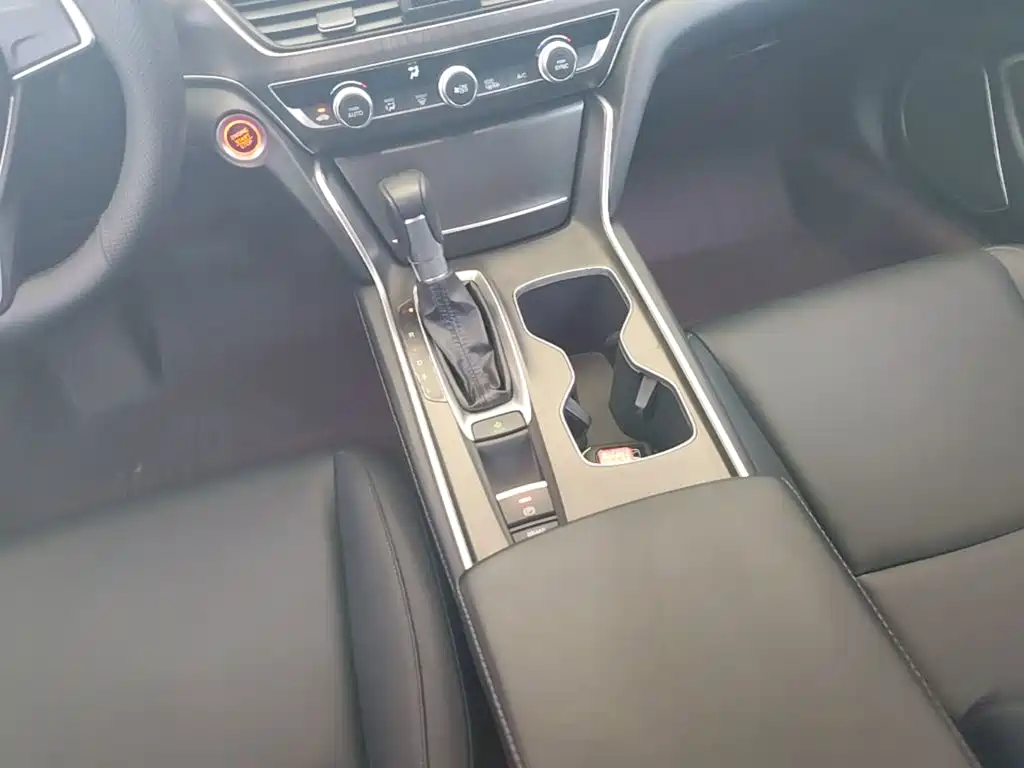 Honda Accord 2020 — фото 14