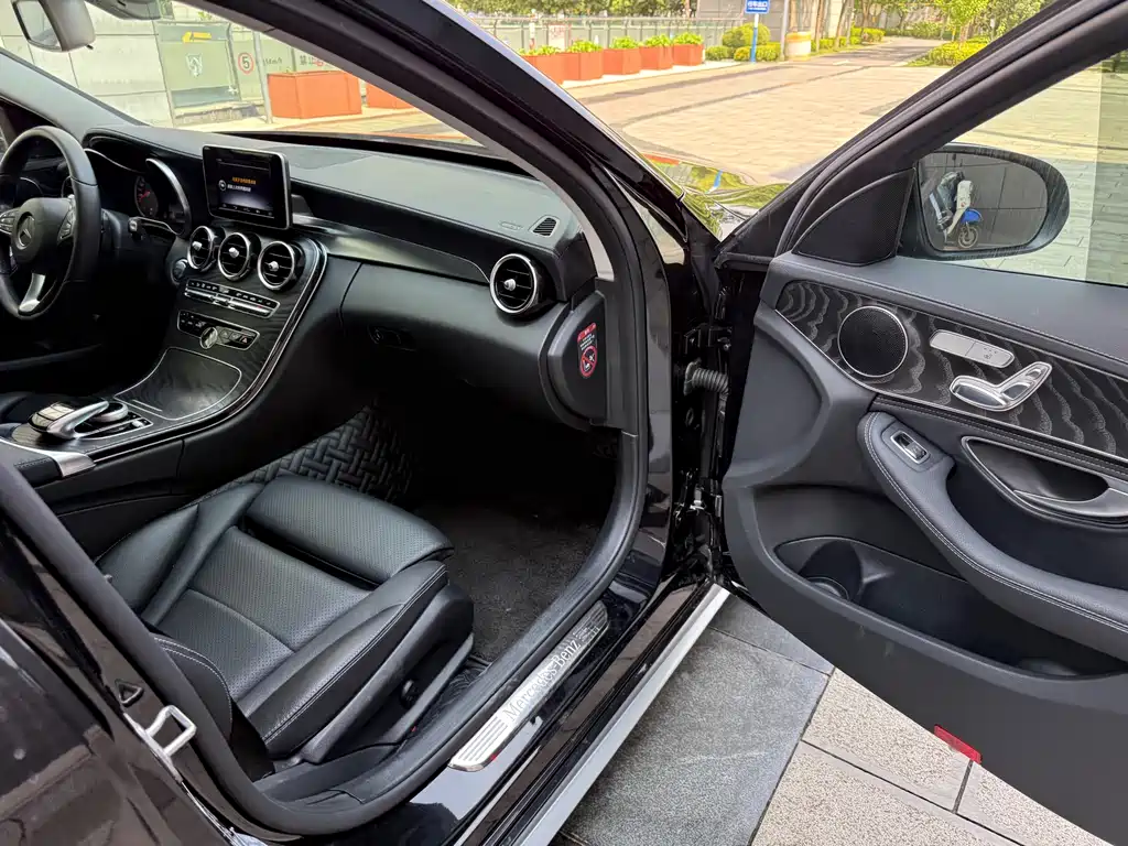 Mercedes-Benz C-Class 2017 — фото 45