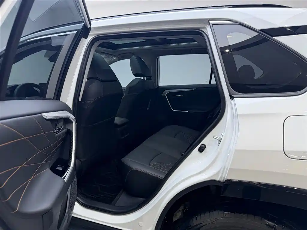 Toyota RAV4 2026 — фото 13
