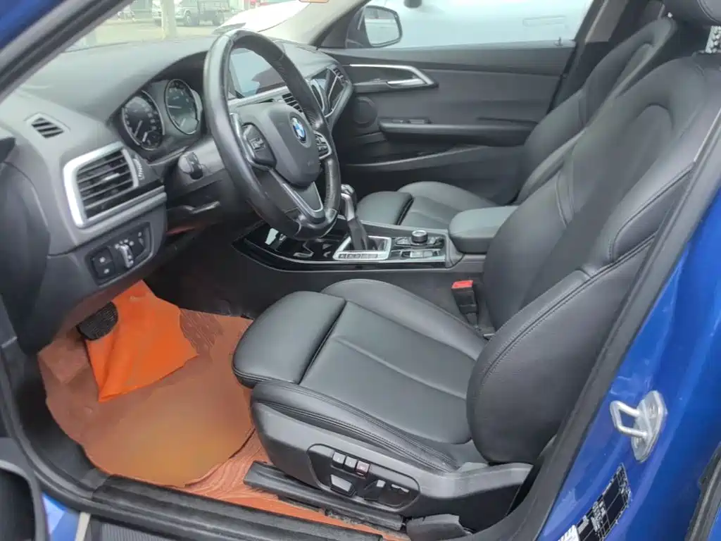 BMW 1 Series 2019 — фото 15