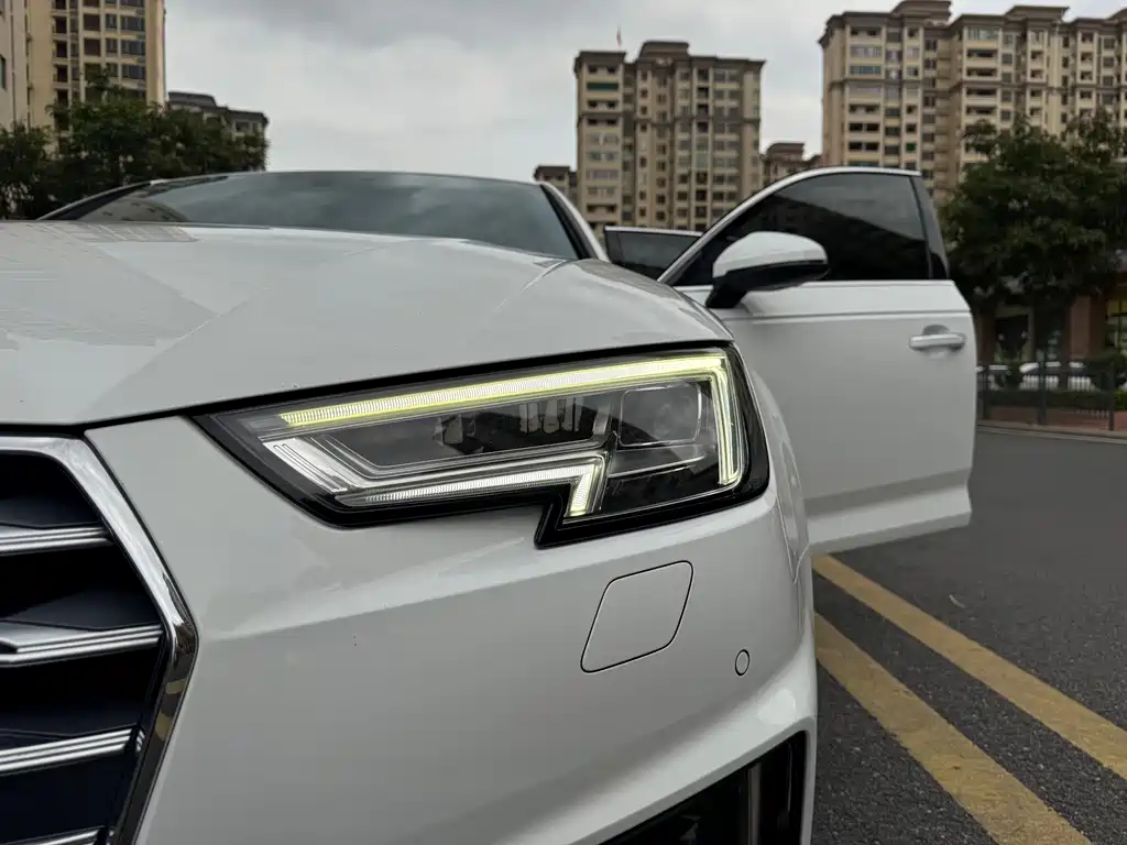 Audi A4L 2019 — фото 16