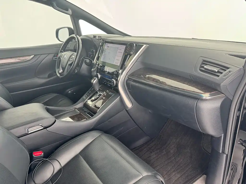 Toyota Vellfire 2023 — фото 11