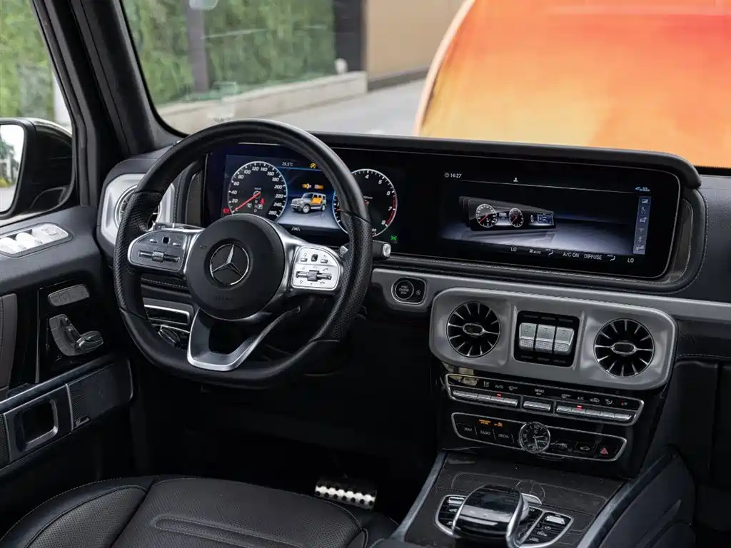 Mercedes-Benz G-Class 2023 — фото 11