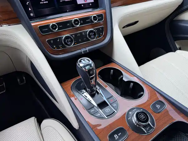 Bentley Bentayga 2023
