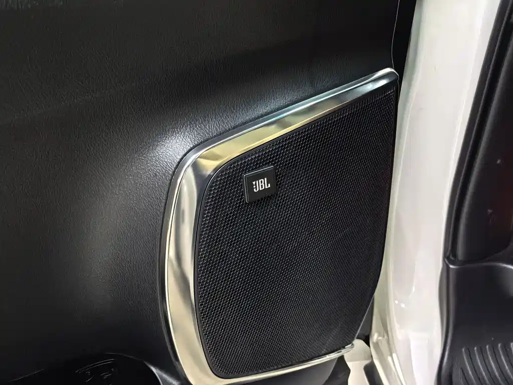 Toyota Alphard 2019 — фото 16