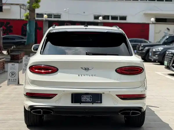 Bentley Bentayga 2023