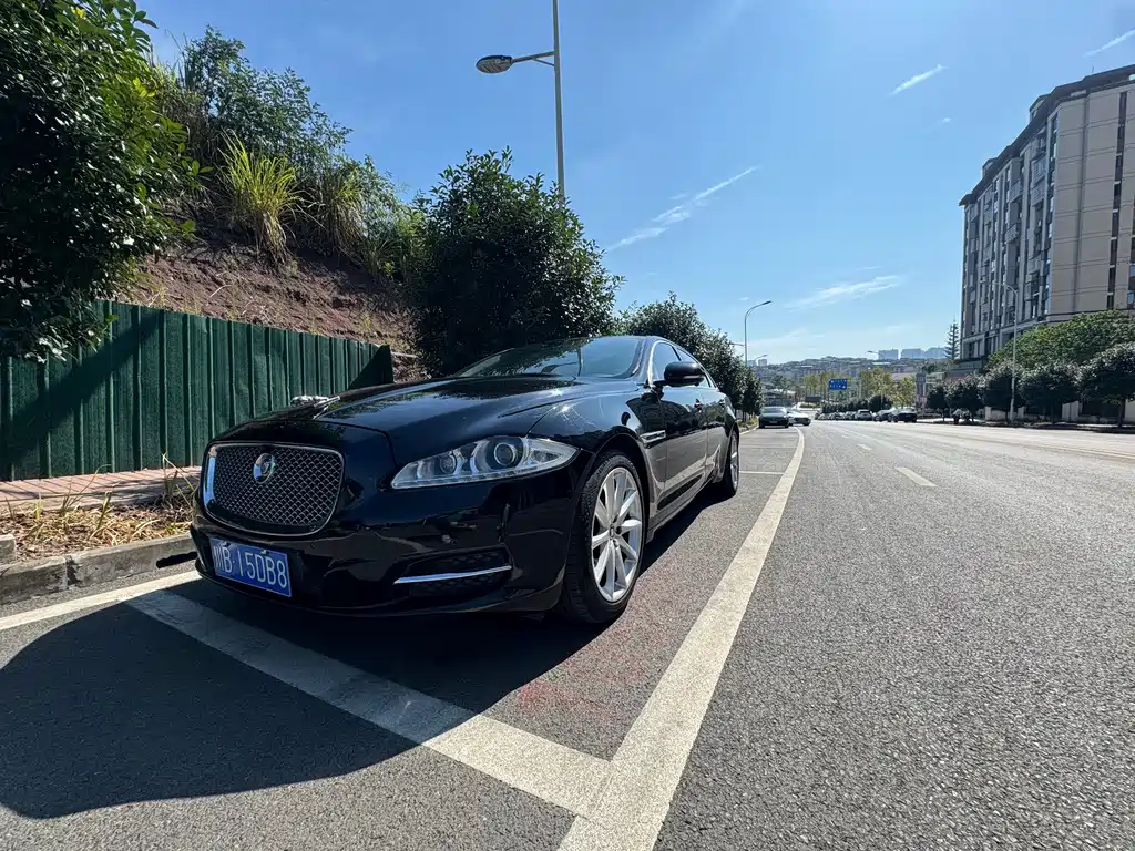 Jaguar XJ 2011