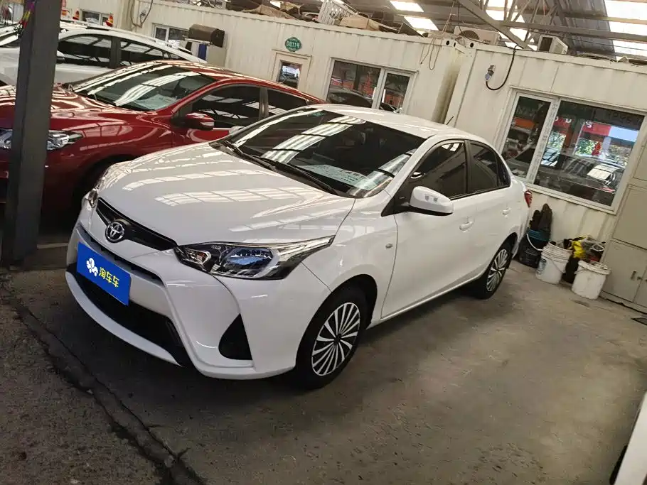 Toyota Yaris L 2020