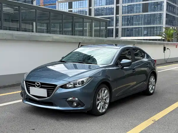Mazda 3 Axela 2016