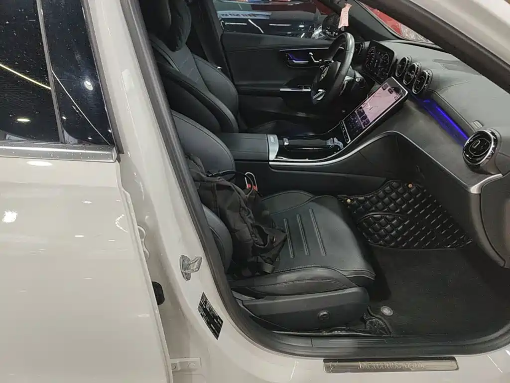 Mercedes-Benz C-Class 2023 — фото 20