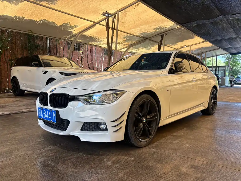 BMW 3 Series 2018 — фото 1