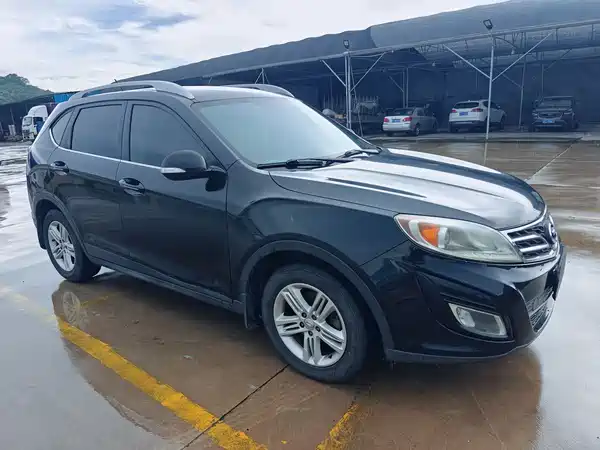 GAC Trumpchi GS5 2014