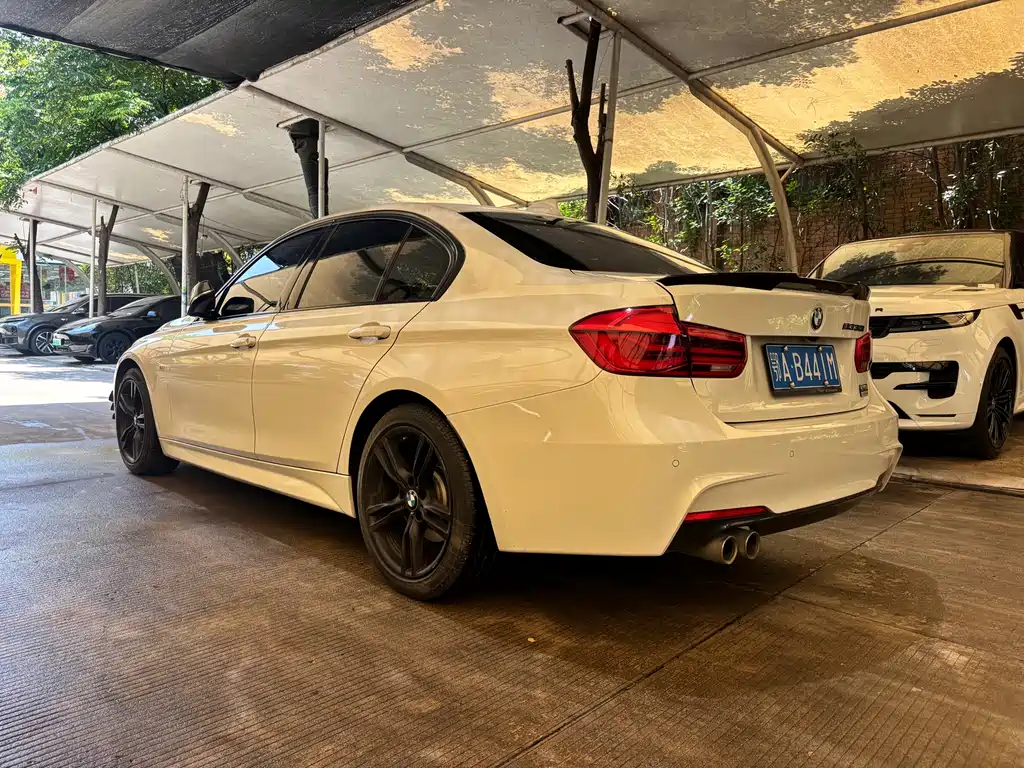 BMW 3 Series 2018 — фото 10
