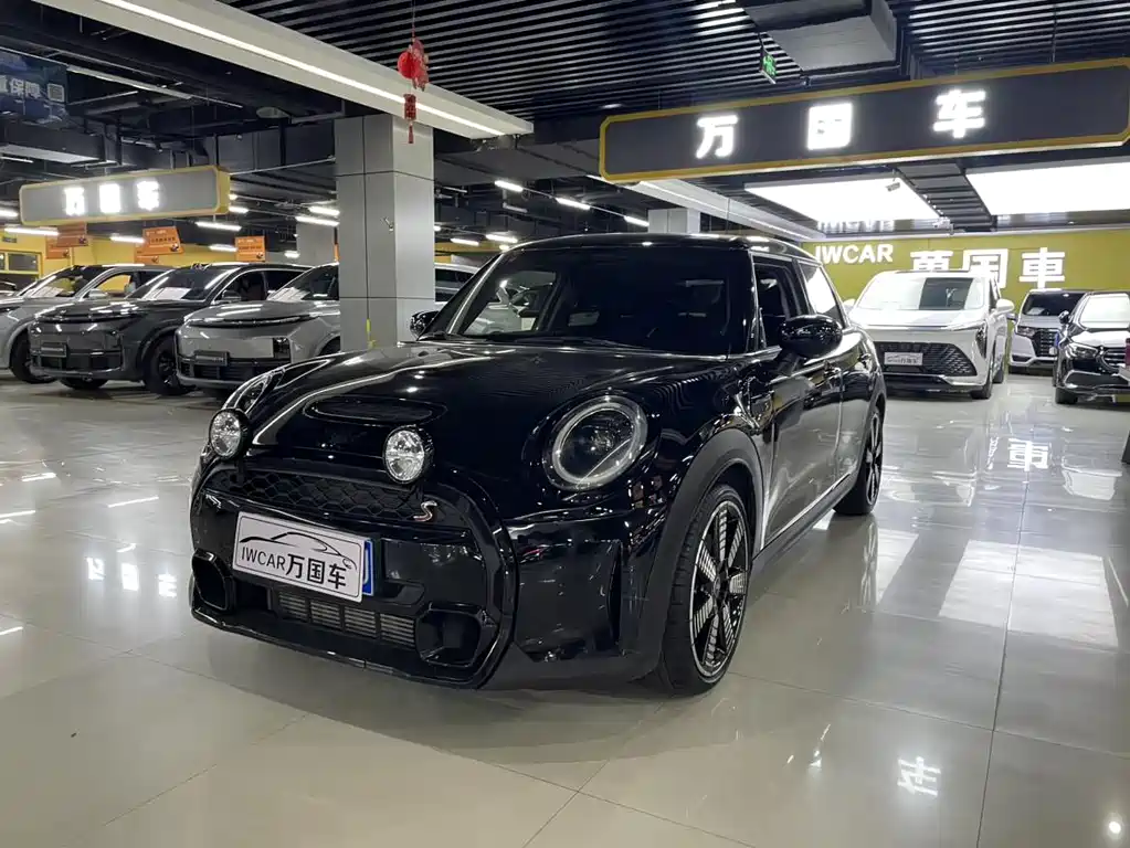 MINI MINI 2022