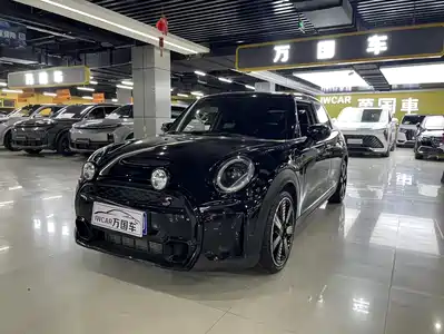 MINI MINI 2022