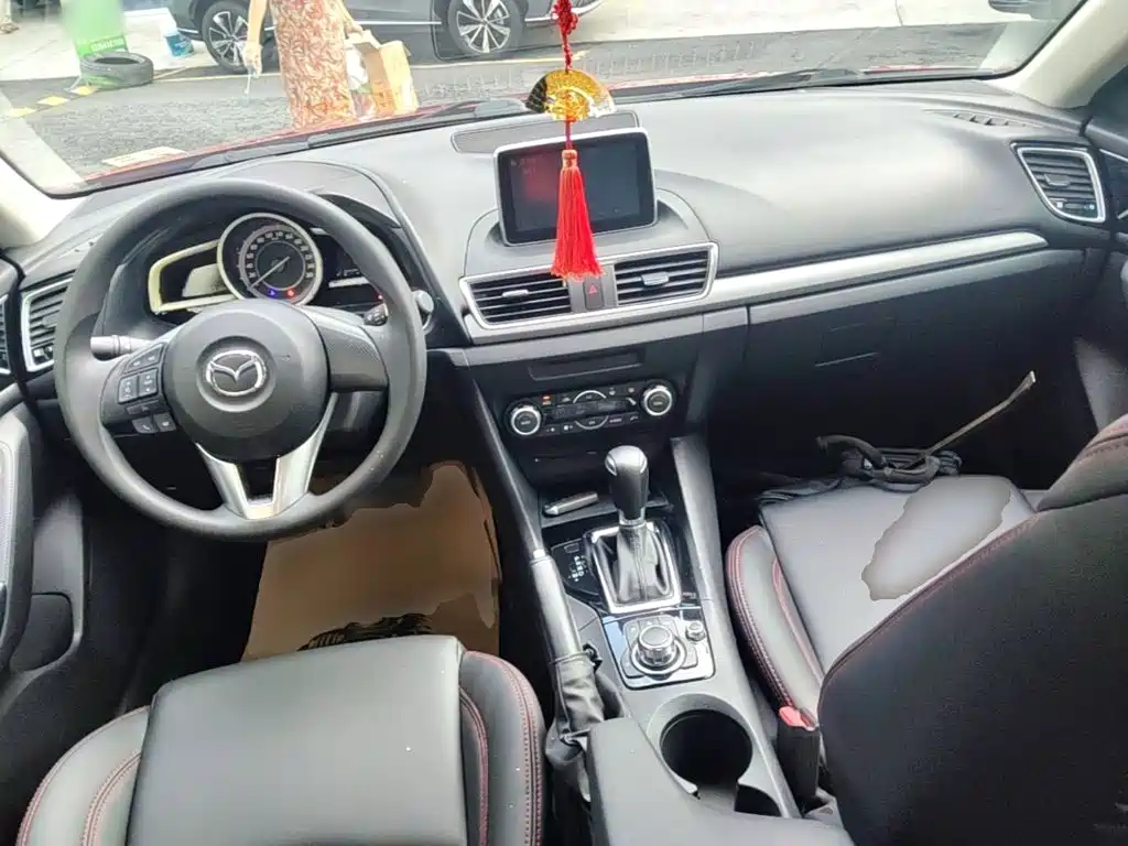 Mazda 3 Axela 2015 — фото 10