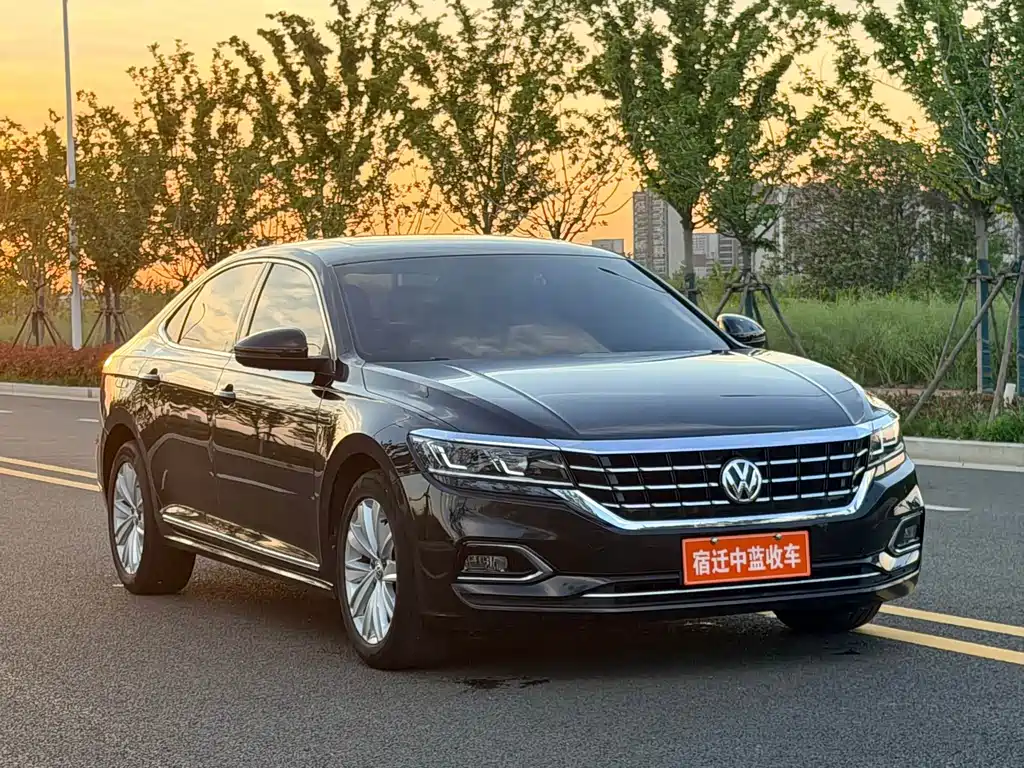 Volkswagen Passat 2019 — фото 16