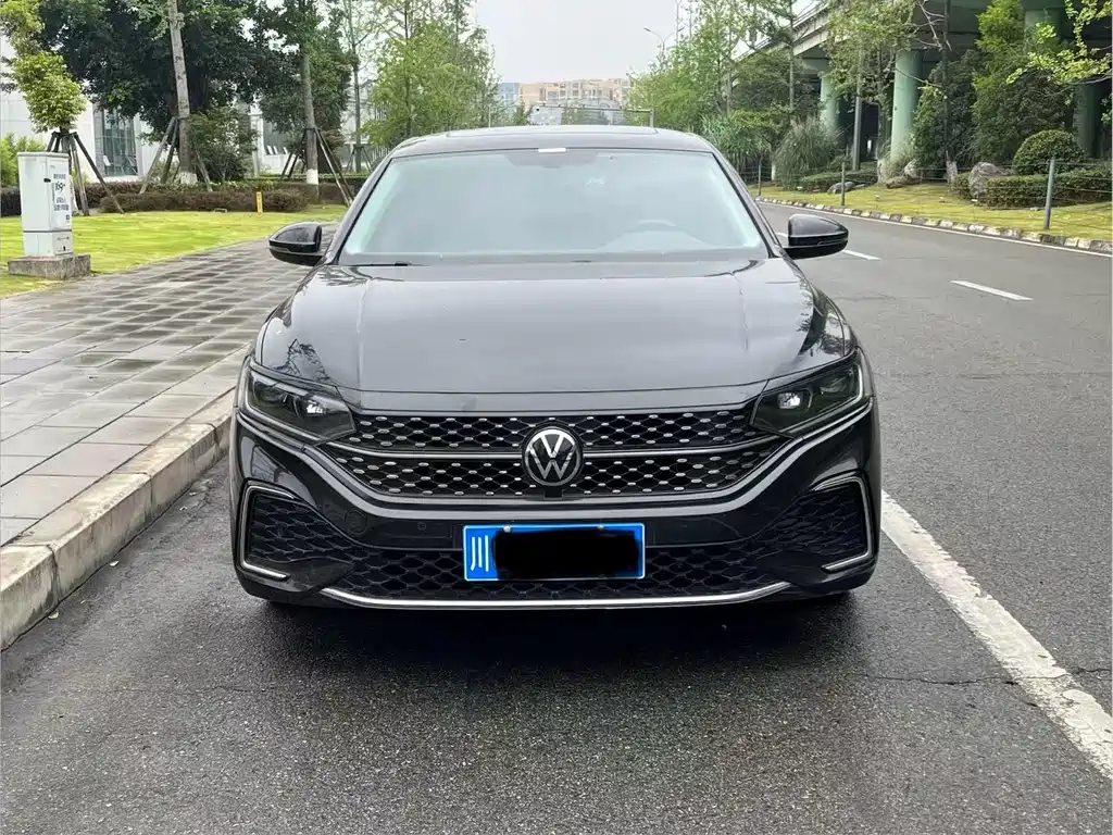 Volkswagen Passat 2023