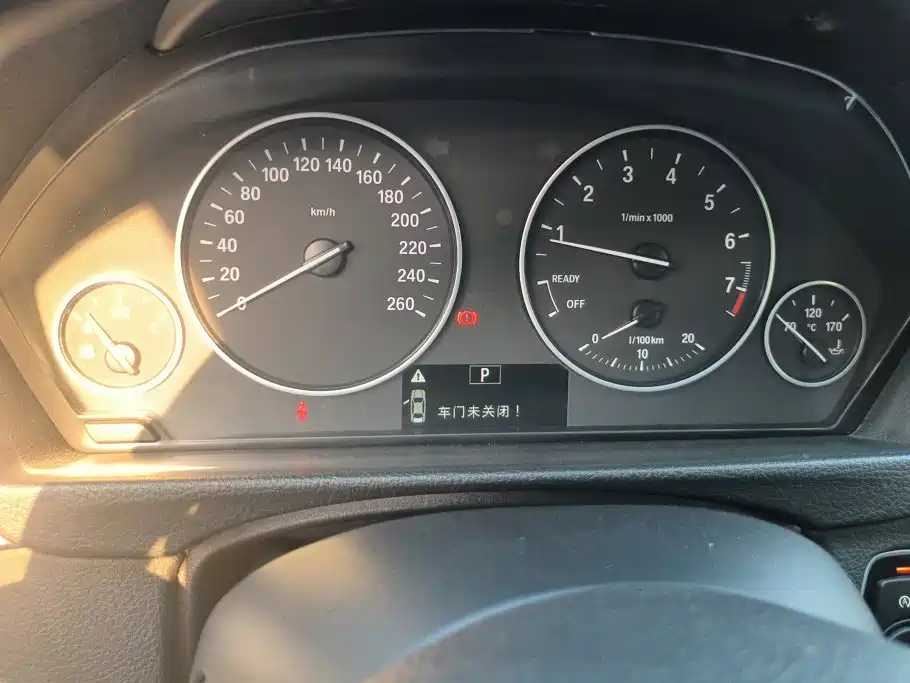 BMW 3 Series 2016 — фото 14