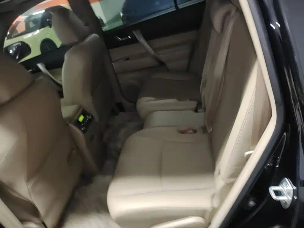 Toyota Highlander 2015 — фото 17