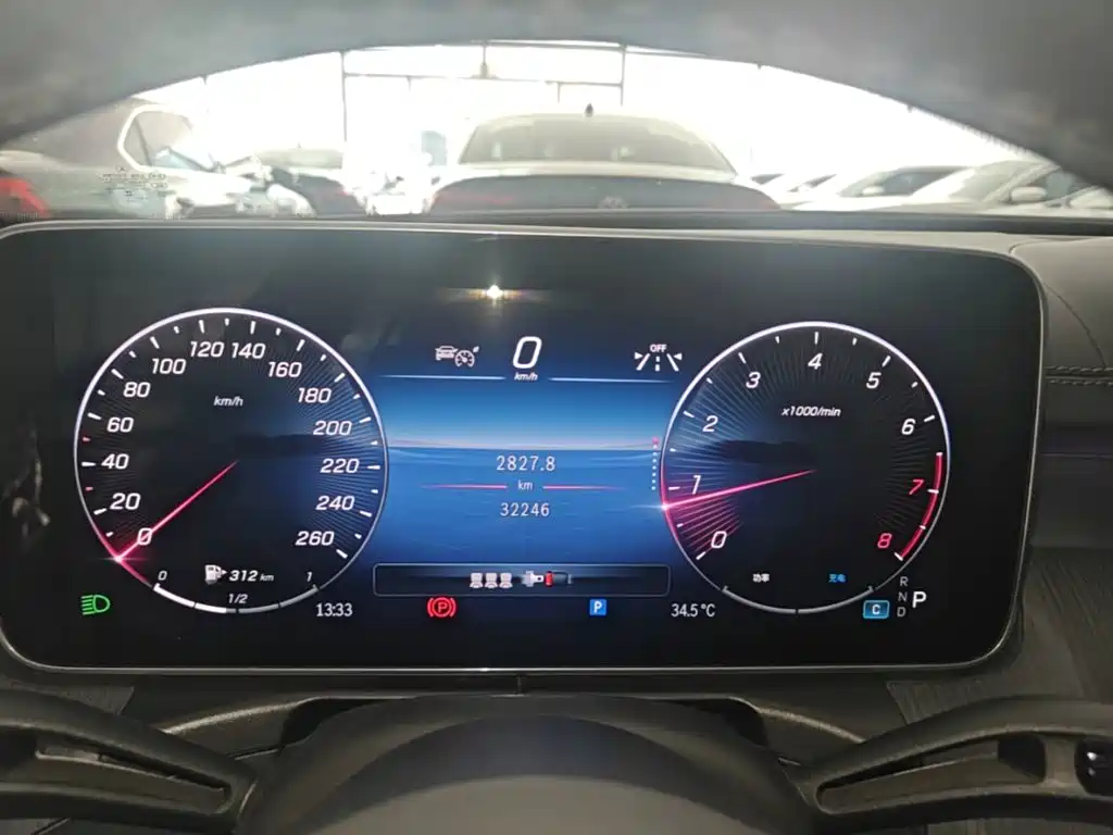 Mercedes-Benz C-Class 2023 — фото 12