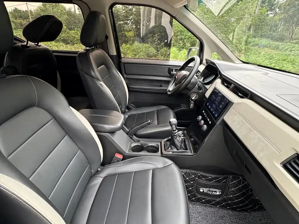 Wuling Journey 2022