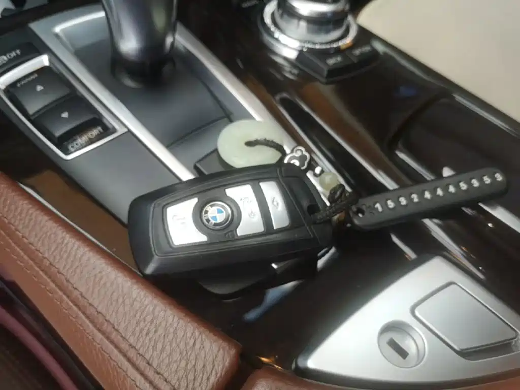 BMW 5 Series 2015 — фото 9