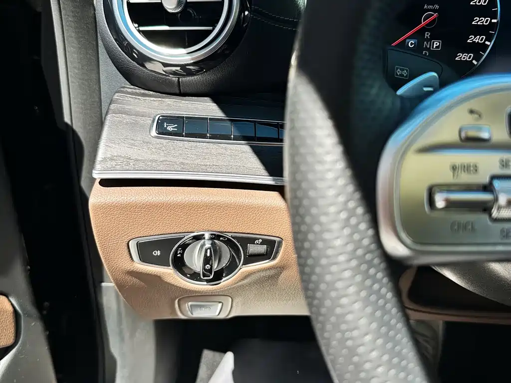Mercedes-Benz E-Class 2020 — фото 12