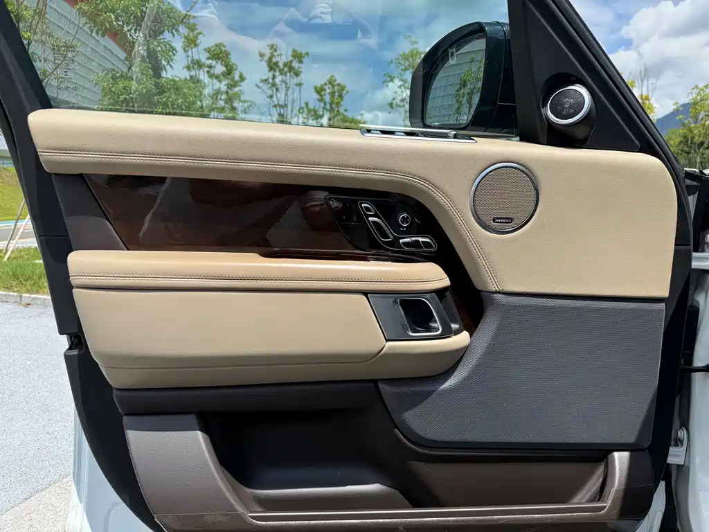 Land Rover Range Rover 2020 — фото 19