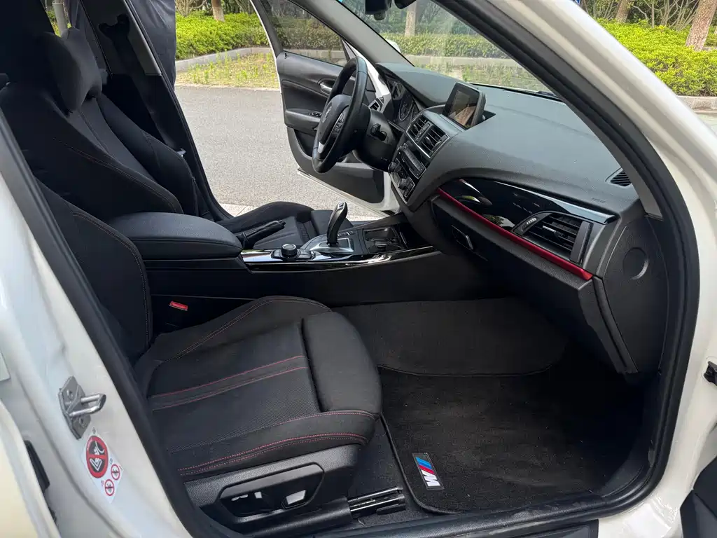 BMW 1 Series 2015 — фото 20