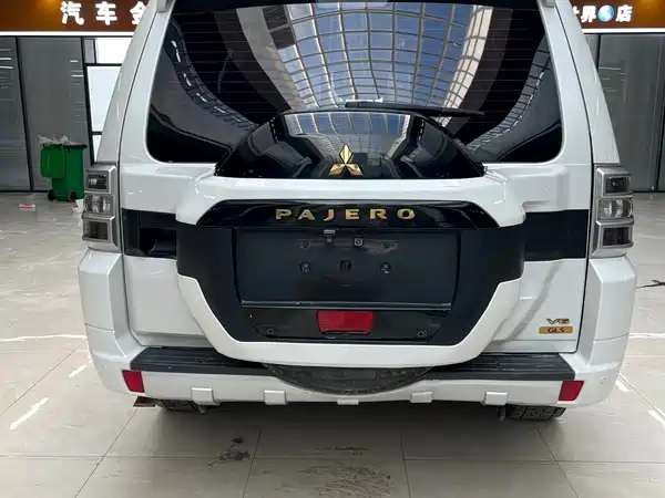 Mitsubishi Pajero 2018