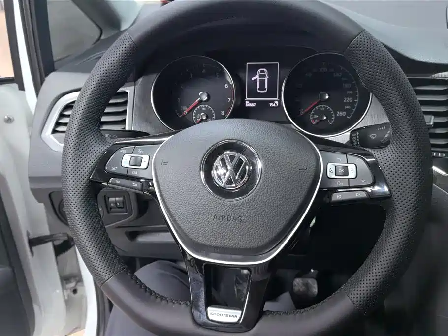 Volkswagen Golf Sportsvan 2018 — фото 15
